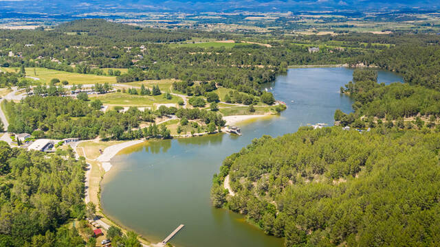 Le lac de la Cavayère