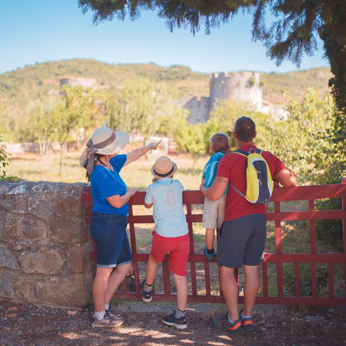 Visite du château de Villerouge-Termenès en famille